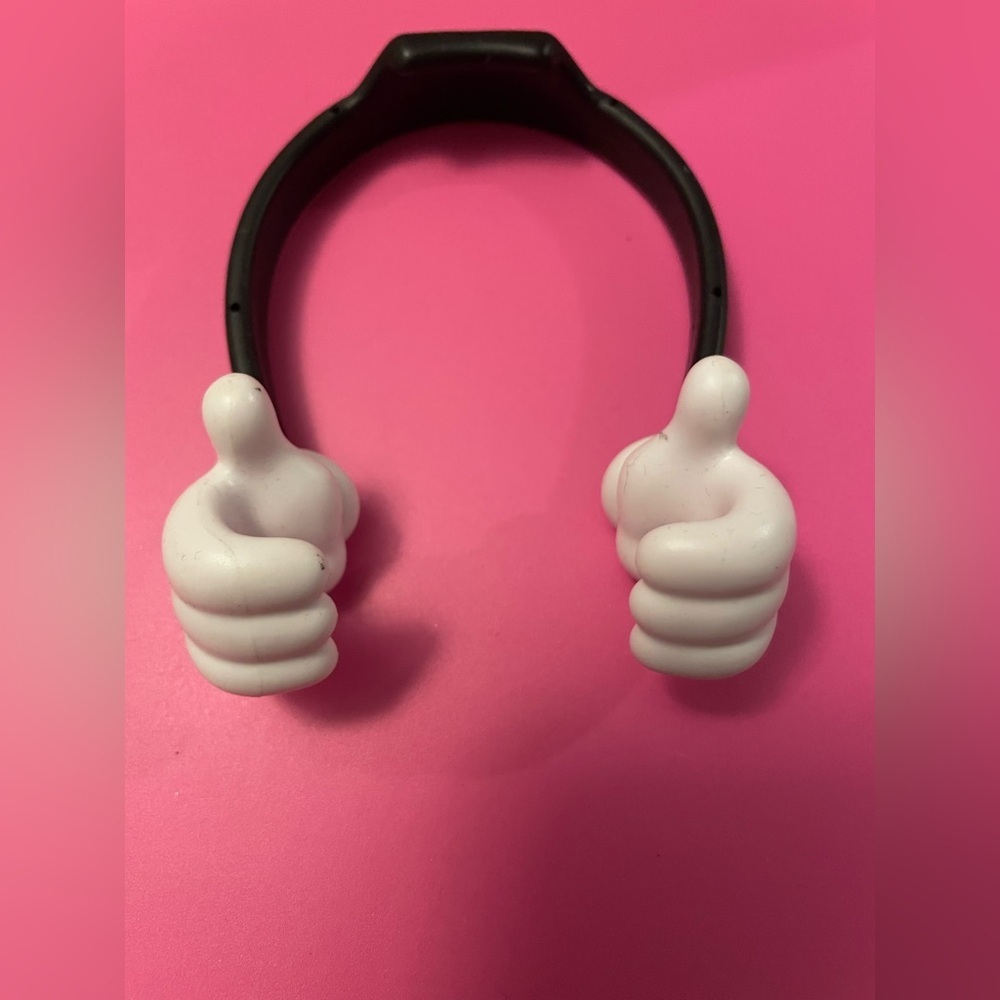 Thumbs Up Black and White Mickey Mouse hands phone holder